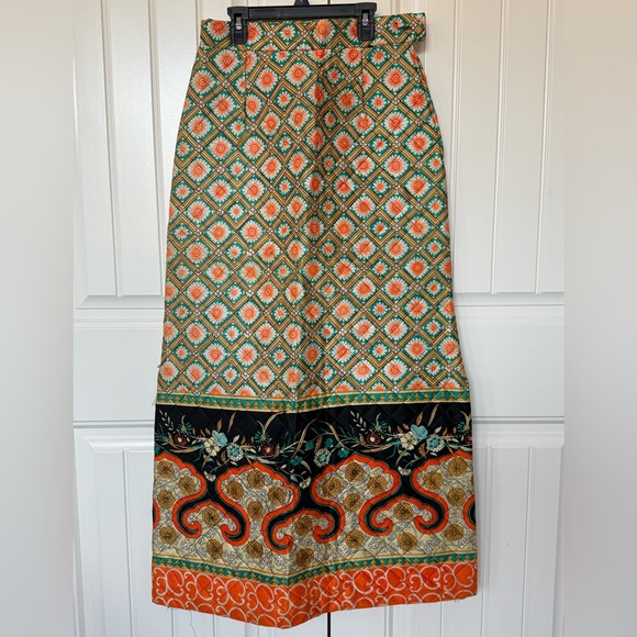 Dresses & Skirts - Vintage Boho Floral Quilted Maxi Skirt